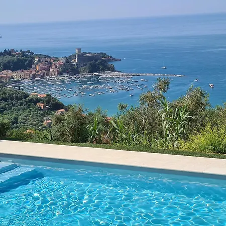 Holiday home Ulivi House, Inside A Private Park, Pool, Tennis, 2 Ac Bdr, 2bth, Parking Next And Private Garage In Lerici!