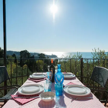 Holiday home Ulivi House, Inside A Private Park, Pool, Tennis, 2 Ac Bdr, 2bth, Parking Next And Private Garage In Lerici! *