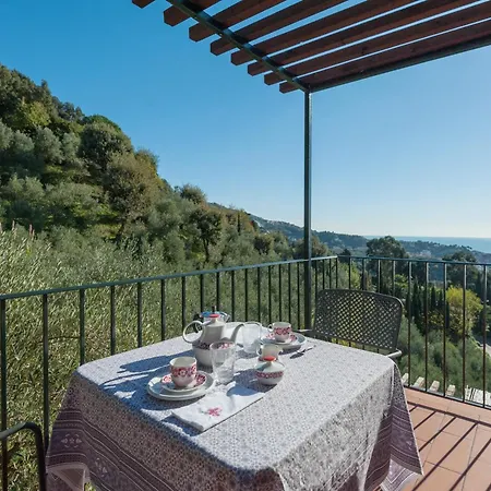 Ulivi House, Inside A Private Park, Pool, Tennis, 2 Ac Bdr, 2bth, Parking Next And Private Garage In Lerici! *