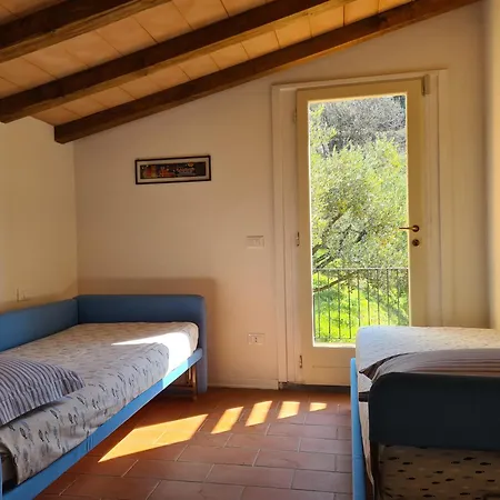 Ulivi House, Inside A Private Park, Pool, Tennis, 2 Ac Bdr, 2bth, Parking Next And Private Garage In Lerici! Holiday home *