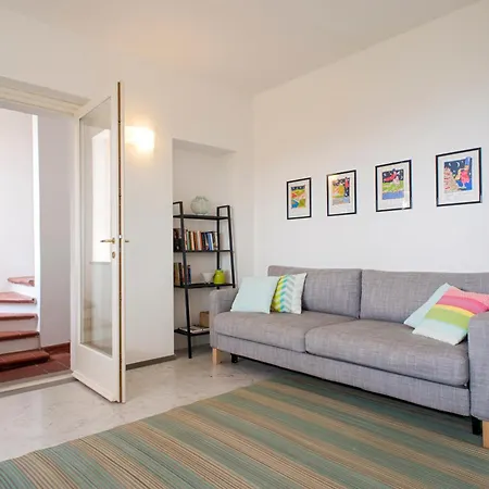 Ulivi House, Inside A Private Park, Pool, Tennis, 2 Ac Bdr, 2bth, Parking Next And Private Garage In Lerici! Holiday home *