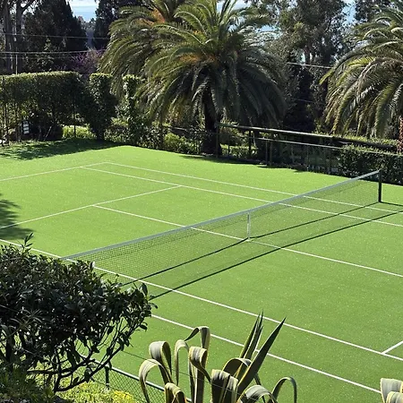 Ulivi House, Inside A Private Park, Shared Pool, Tennis, 2 Ac Bdr, 2bth, Parking Next And Private Garage In Lerici! Holiday home *